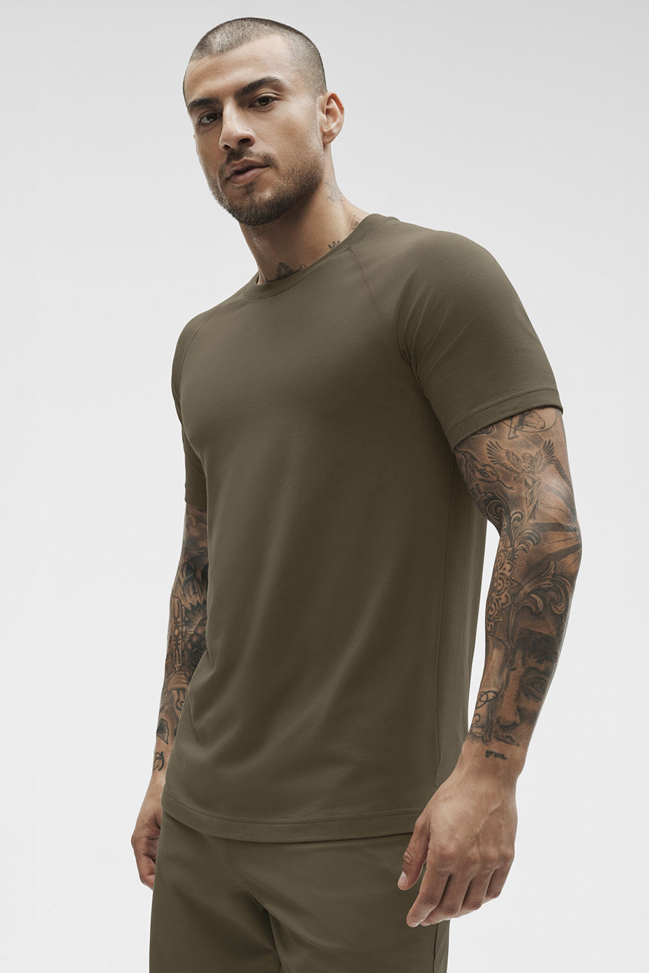 ALO Vapor Crewneck Short Sleeve - Olive Tree - Image 4