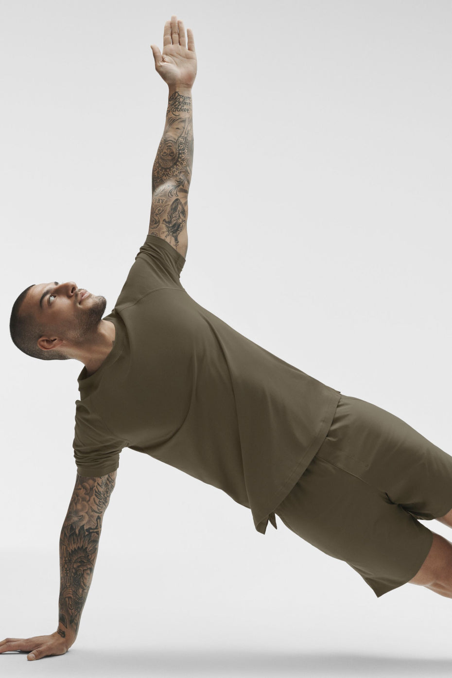 ALO Vapor Crewneck Short Sleeve - Olive Tree - Image 5