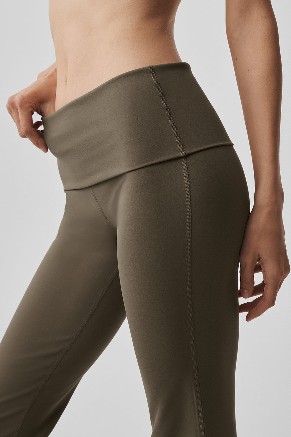 ALO Softsculpt 7/8 Foldover Flare Legging - Olive Tree - Image 4